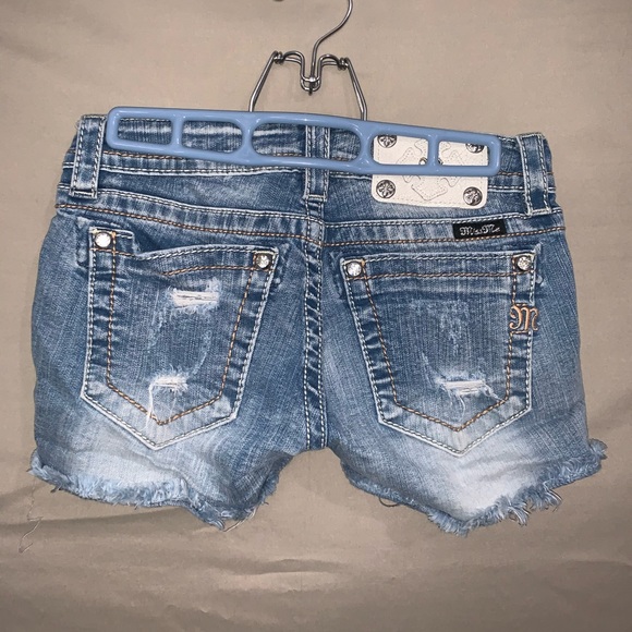 Shorts - Picture 3 of 3